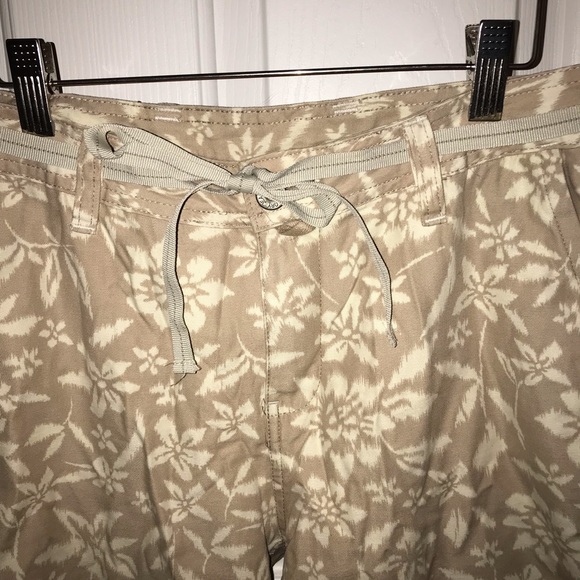 Faded Glory 4 Cropped Pants - Picture 8 of 9